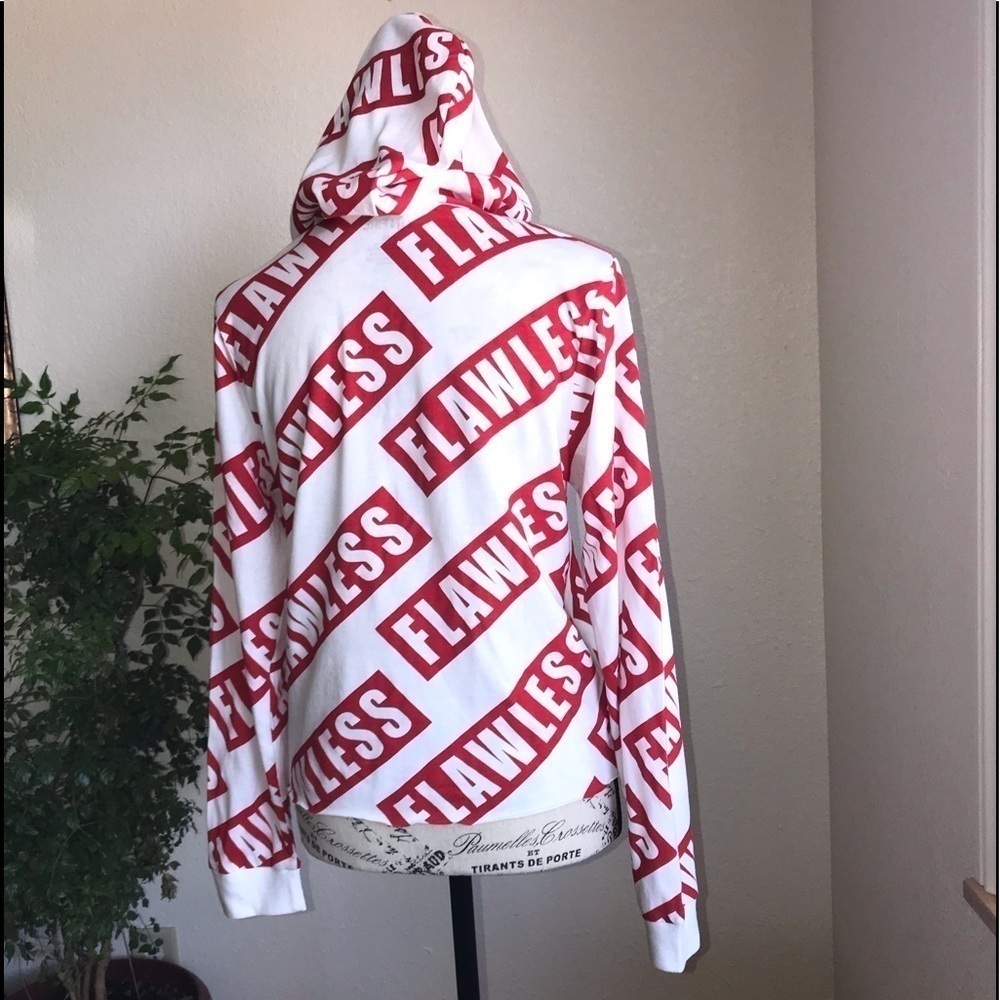 *On Fire Flawless lightweight pullover hood… - Picture 5 of 8